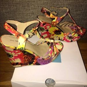 Flower Wedge Sandals